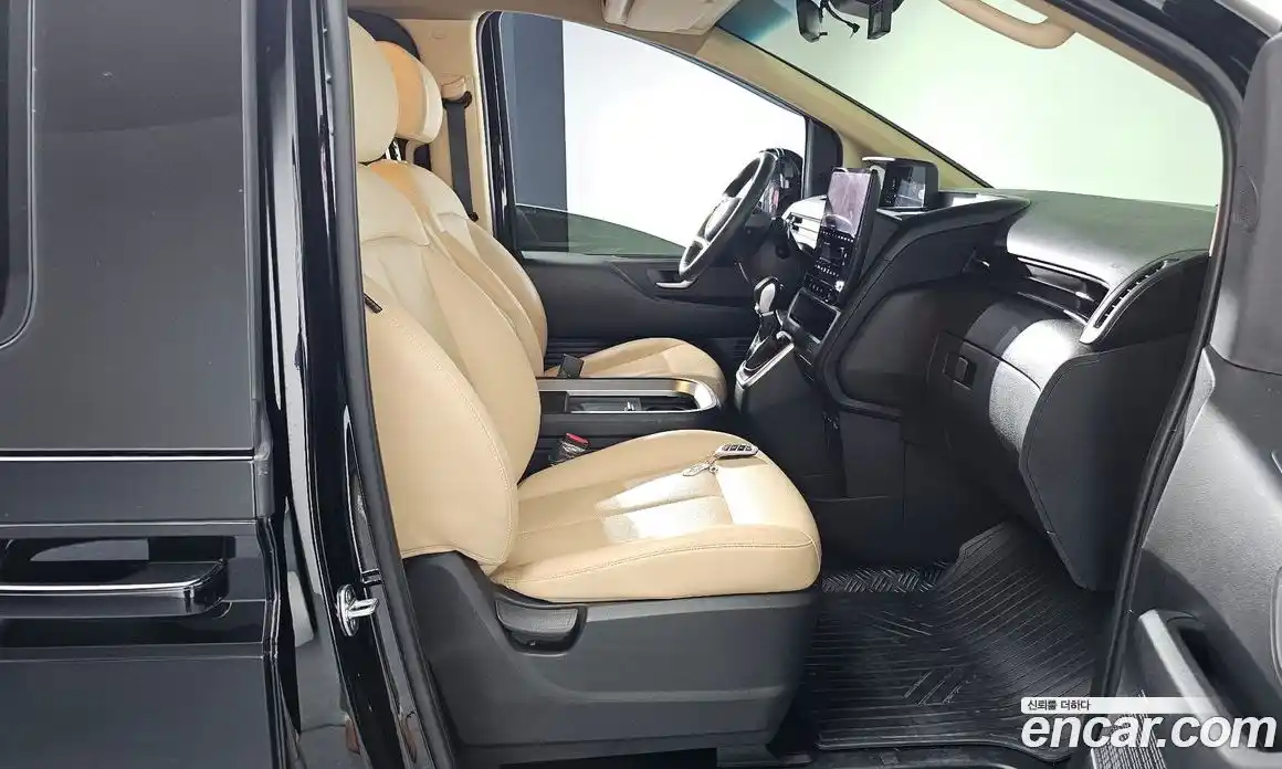 Hyundai Staria 2023 3.5 Автомат в Москве № 10287, фото 6