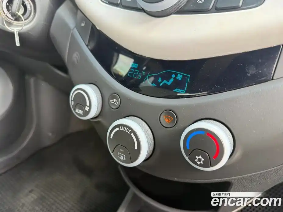 Chevrolet Spark 2012 1.0 Механическая в Москве № 105401, фото 15