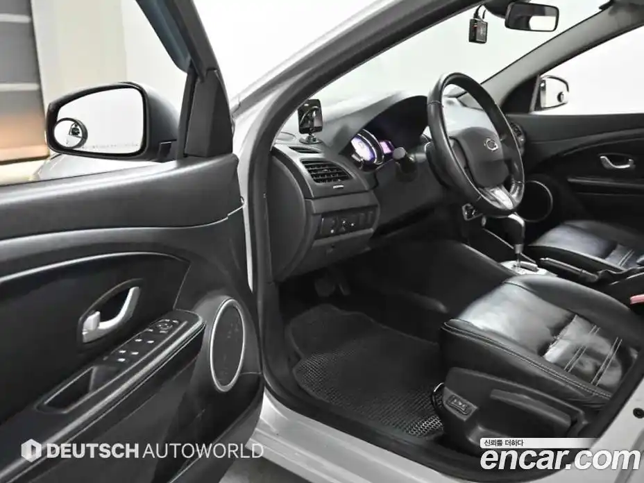 Renault SM3 2013 1.6 Автомат в Москве № 106207, фото 11