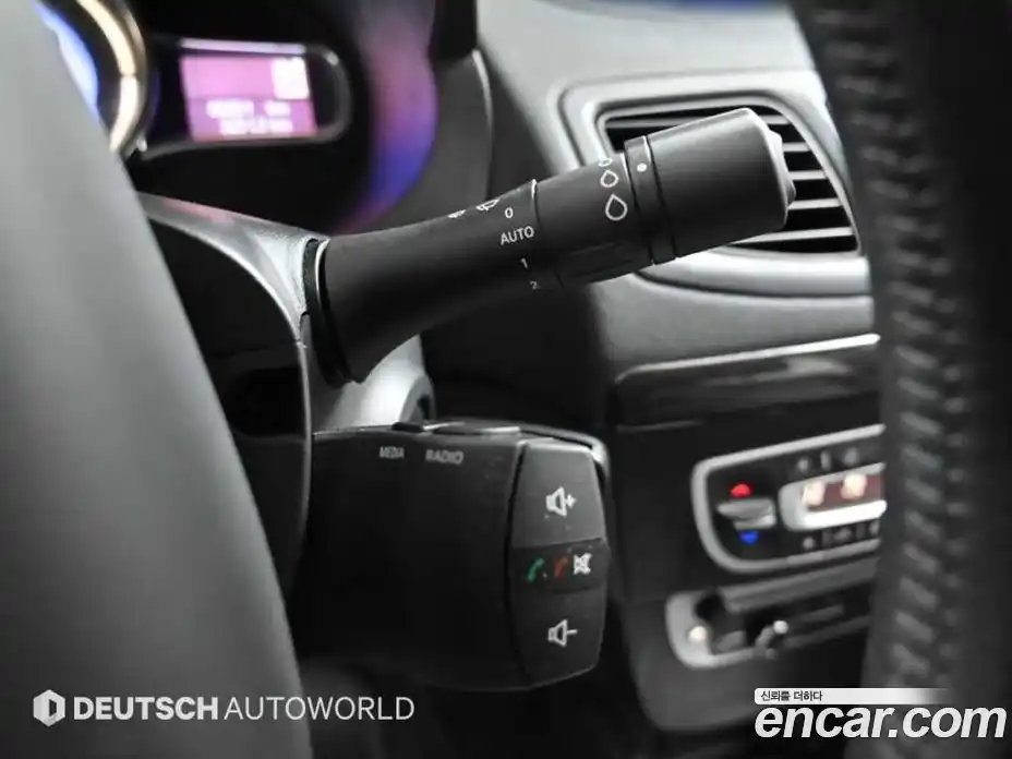 Renault SM3 2013 1.6 Автомат в Москве № 106207, фото 18