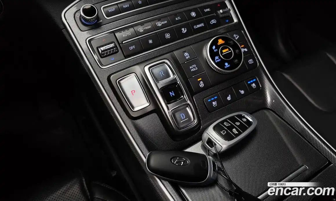 Hyundai Santa Fe 2021 2.2 Автомат в Москве № 112760, фото 9