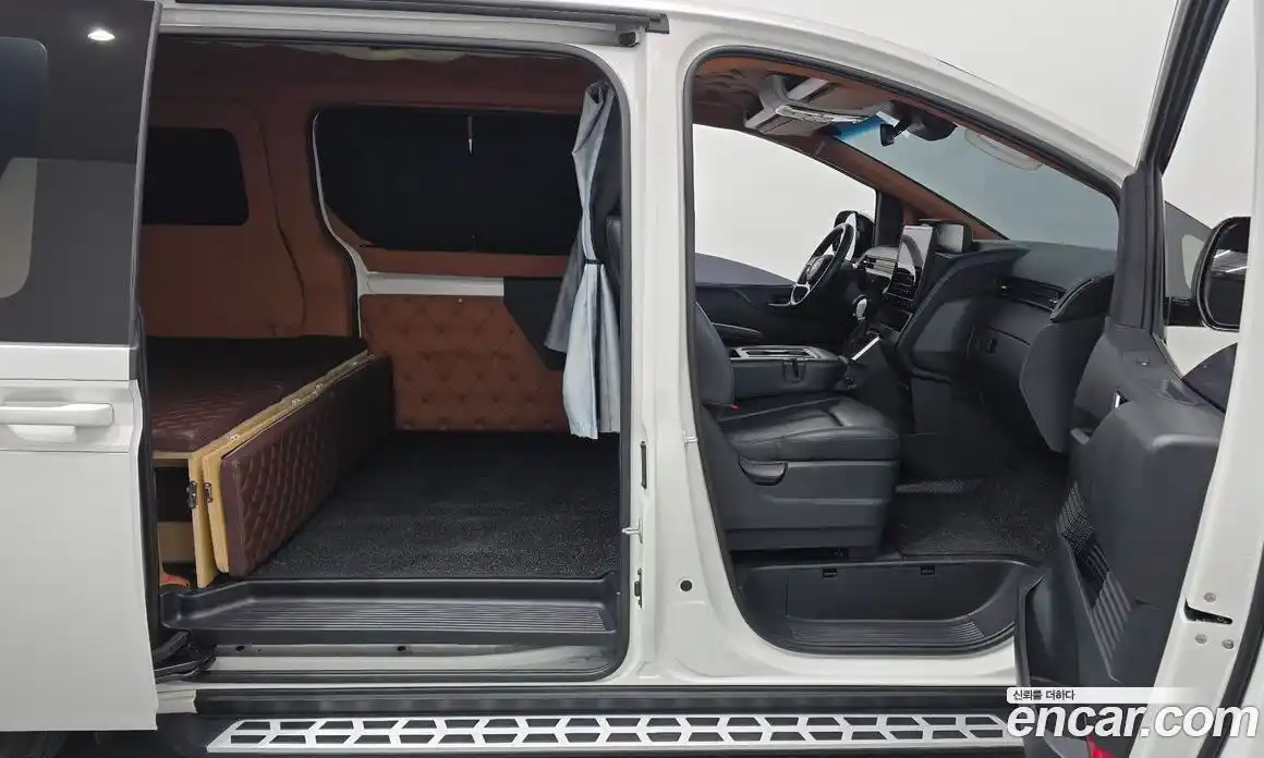 Hyundai Staria 2023 3.5 Автомат в Москве № 11603, фото 7