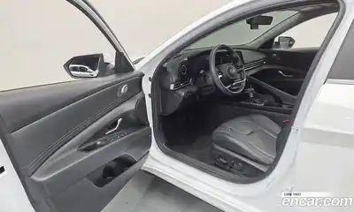 Hyundai Avante 2023 1.6 Автомат в Москве № 118742, миниатюра 11