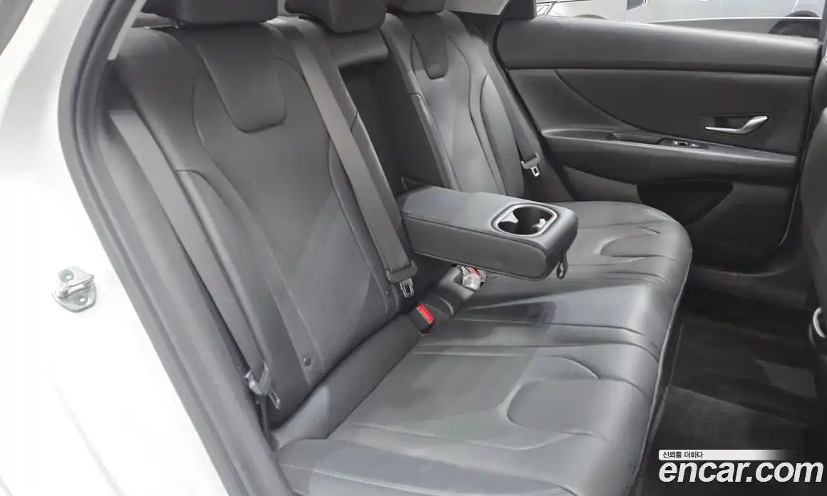 Hyundai Avante 2023 1.6 Автомат в Москве № 118742, фото 12