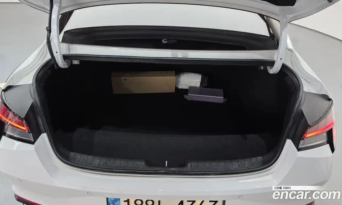 Hyundai Avante 2023 1.6 Автомат в Москве № 118742, фото 20