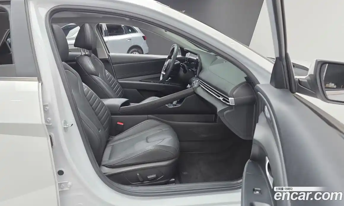 Hyundai Avante 2023 1.6 Автомат в Москве № 118742, фото 10