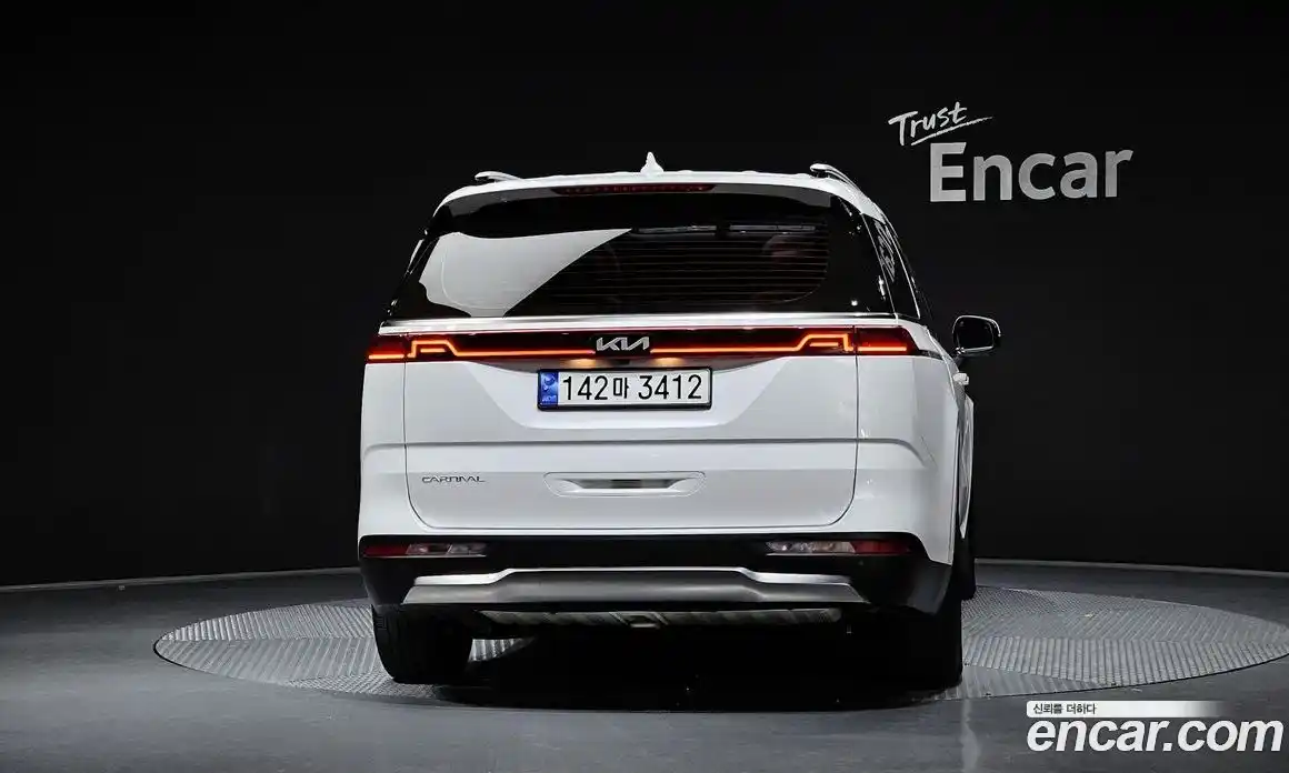 Kia Canival 2023 2.2 Автомат в Москве № 131892, фото 16