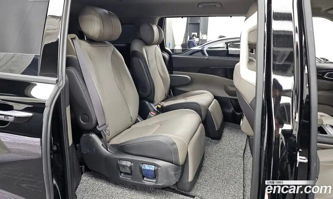 Kia Canival 2024 2.2 Автомат в Москве № 131986, фото 10