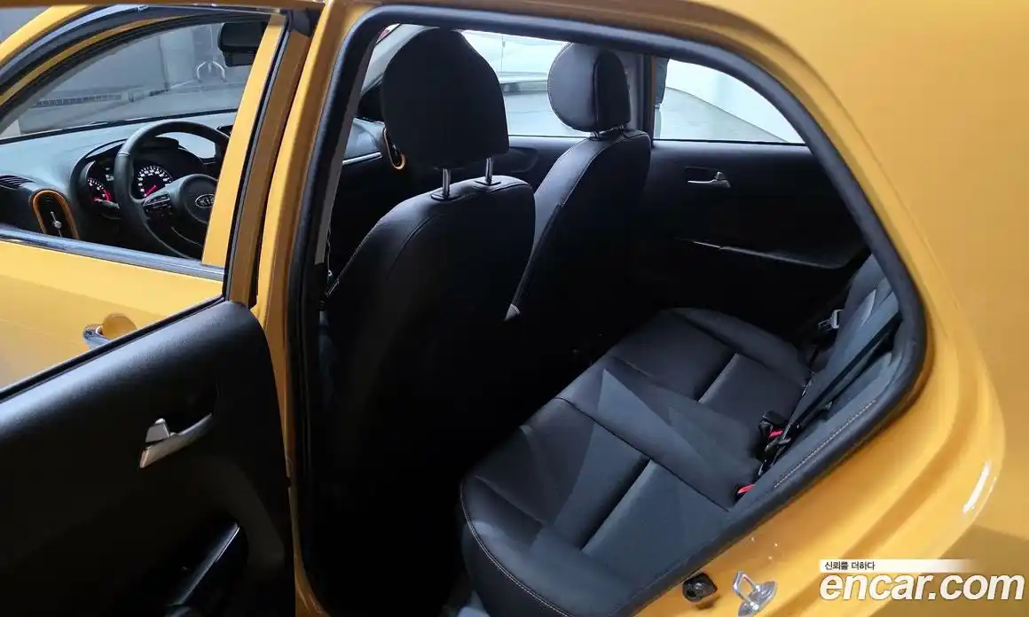 Kia Morning 2021 1.0 Автомат в Москве № 133461, фото 3