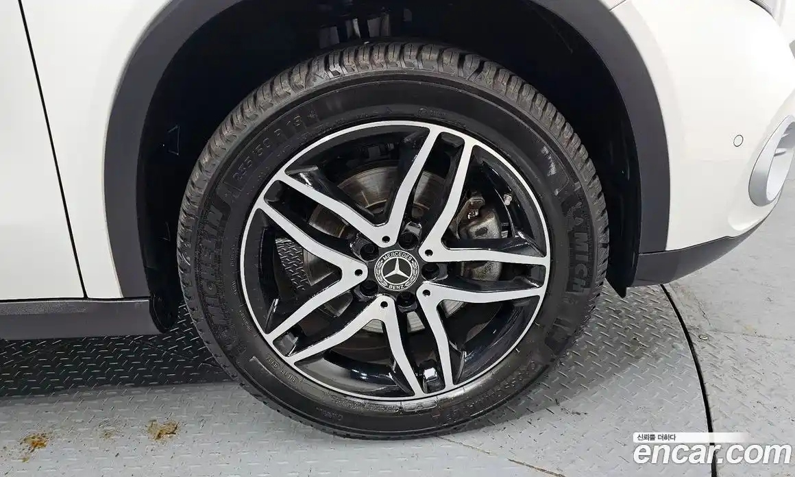 Mercedes-Benz GLA-Class 2019 2.0 Автомат в Москве № 136152, фото 13