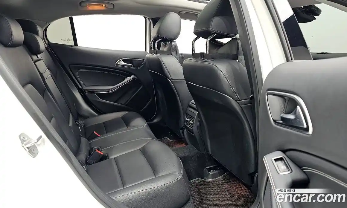 Mercedes-Benz GLA-Class 2019 2.0 Автомат в Москве № 136152, фото 20