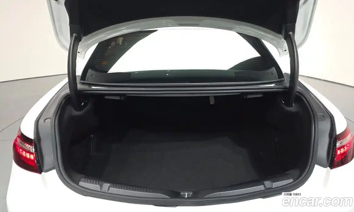 Mercedes-Benz E-Class 2023 2.0 Автомат в Москве № 137361, фото 17