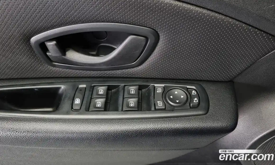 Renault SM3 2018 1.6 Автомат в Москве № 137858, фото 13