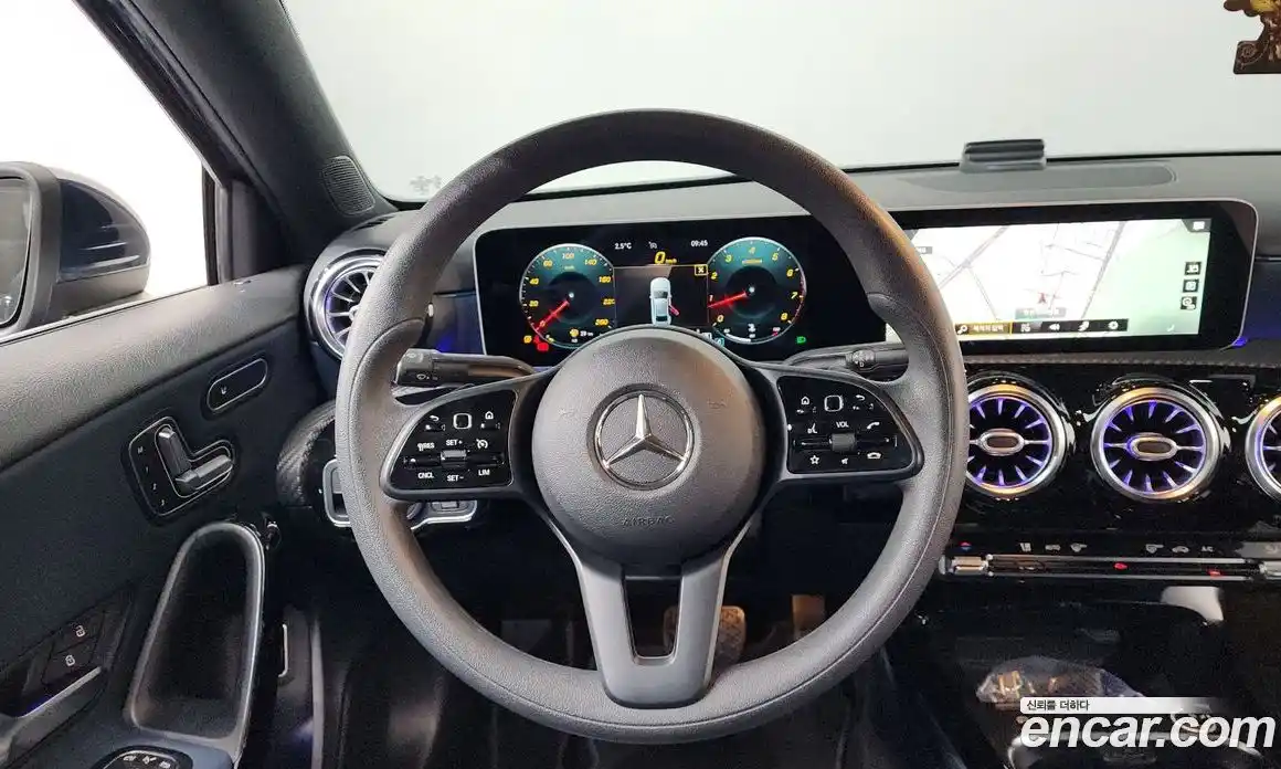 Mercedes-Benz A-Class 2020 2.0 Автомат в Москве № 142536, фото 13