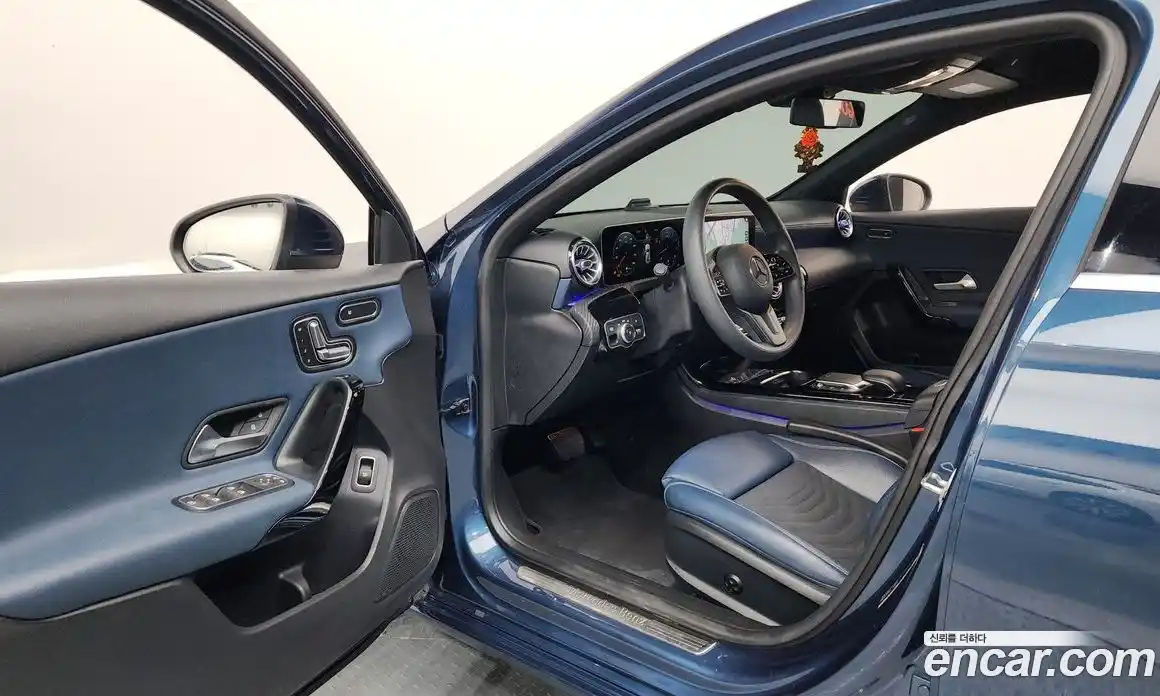 Mercedes-Benz A-Class 2020 2.0 Автомат в Москве № 142536, фото 10