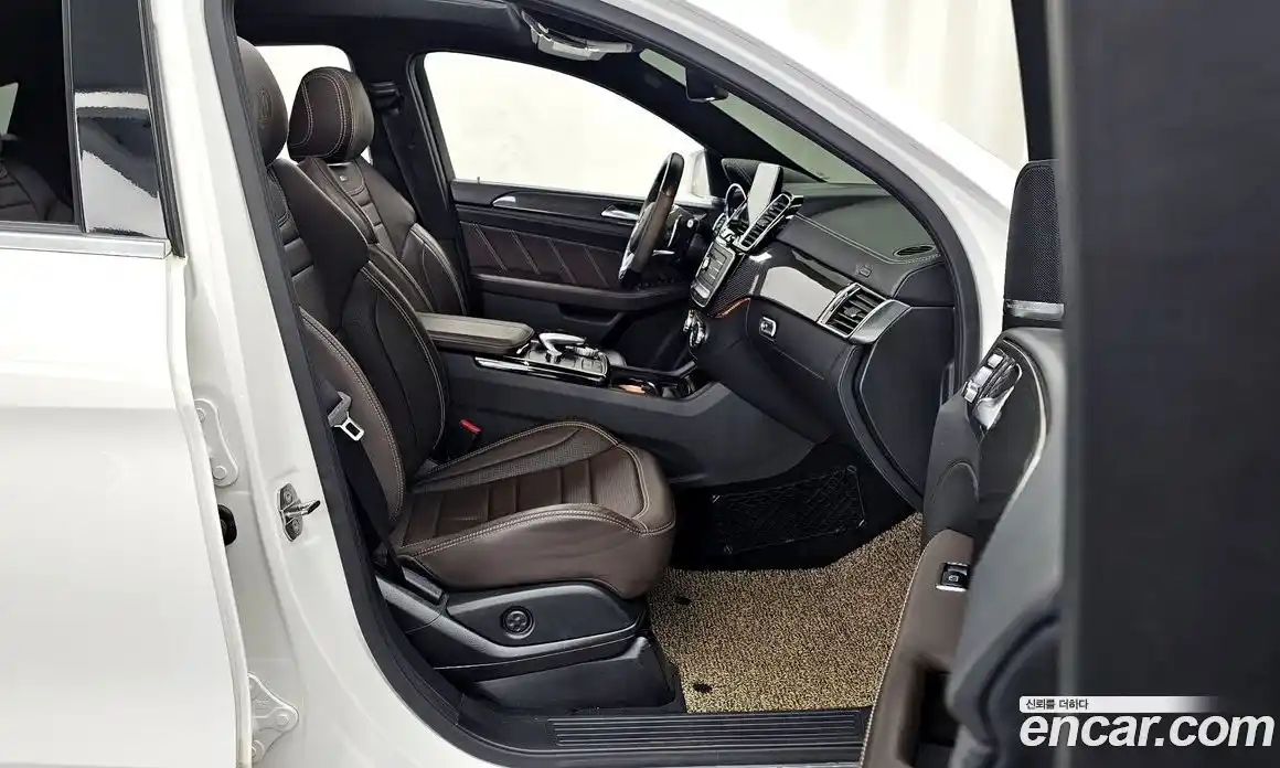 Mercedes-Benz GLE-Class 2019 5.5 Автомат в Москве № 143283, фото 12