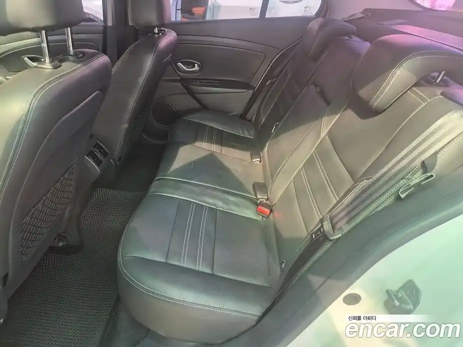 Renault SM3 2017 Автомат в Москве № 152981, фото 9