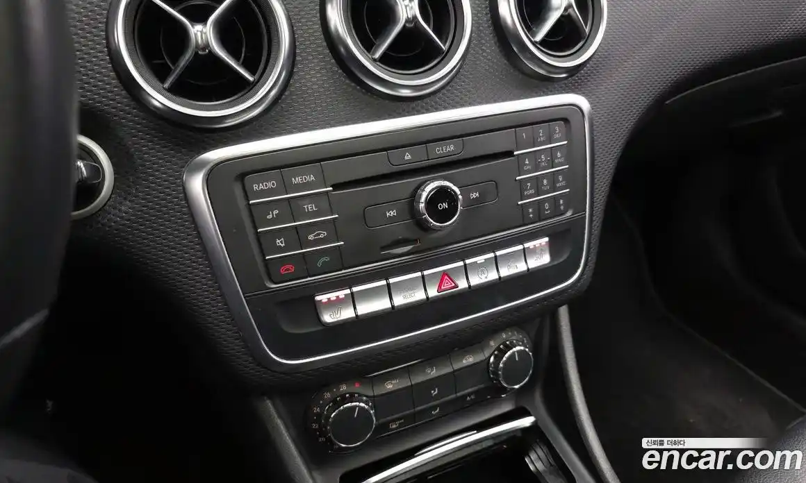 Mercedes-Benz A-Class 2017 1.6 Автомат в Москве № 161143, фото 10