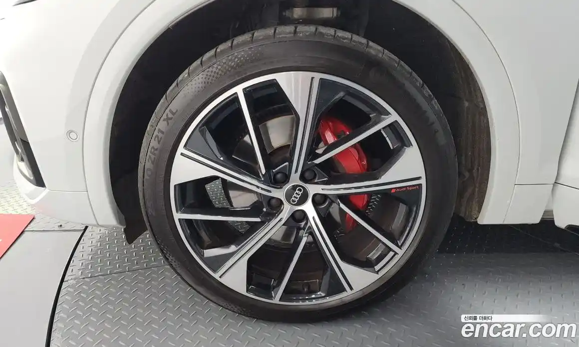 Audi SQ5 2023 3.0 Автомат в Москве № 162399, фото 5