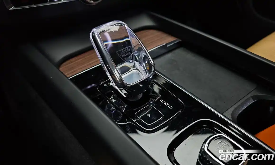 Volvo XC60 2024 2.0 Автомат в Москве № 164182, фото 9