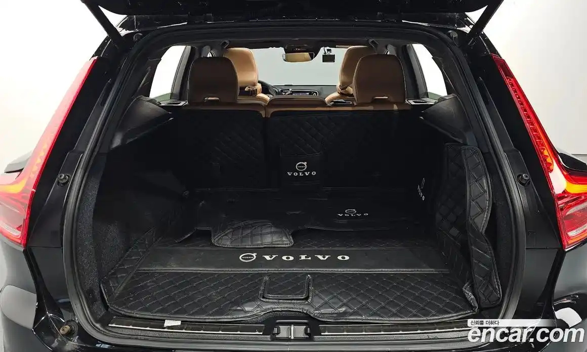 Volvo XC40 2021 2.0 Автомат в Москве № 164473, фото 16