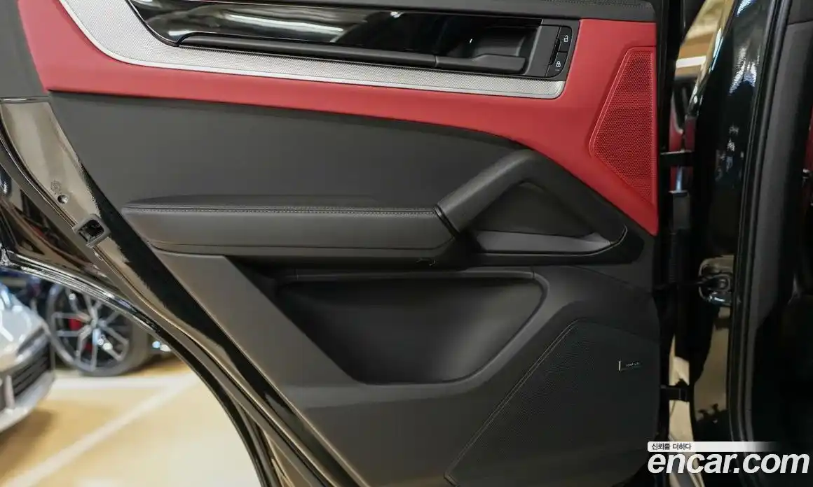 Porsche Cayenne 2024 3.0 Автомат в Москве № 164925, фото 14