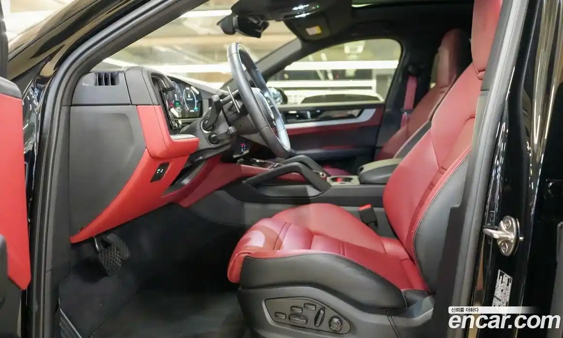 Porsche Cayenne 2024 3.0 Автомат в Москве № 164925, фото 6