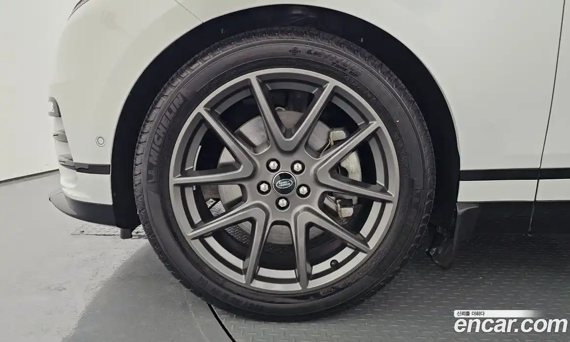 Land Rover Range-Rover Velar 2025 3.0 Автомат в Москве № 166019, фото 11