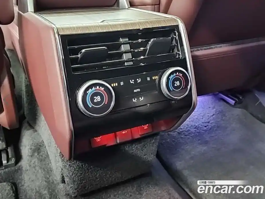 Land Rover Range-Rover 2023 4.4 Автомат в Москве № 166776, фото 14