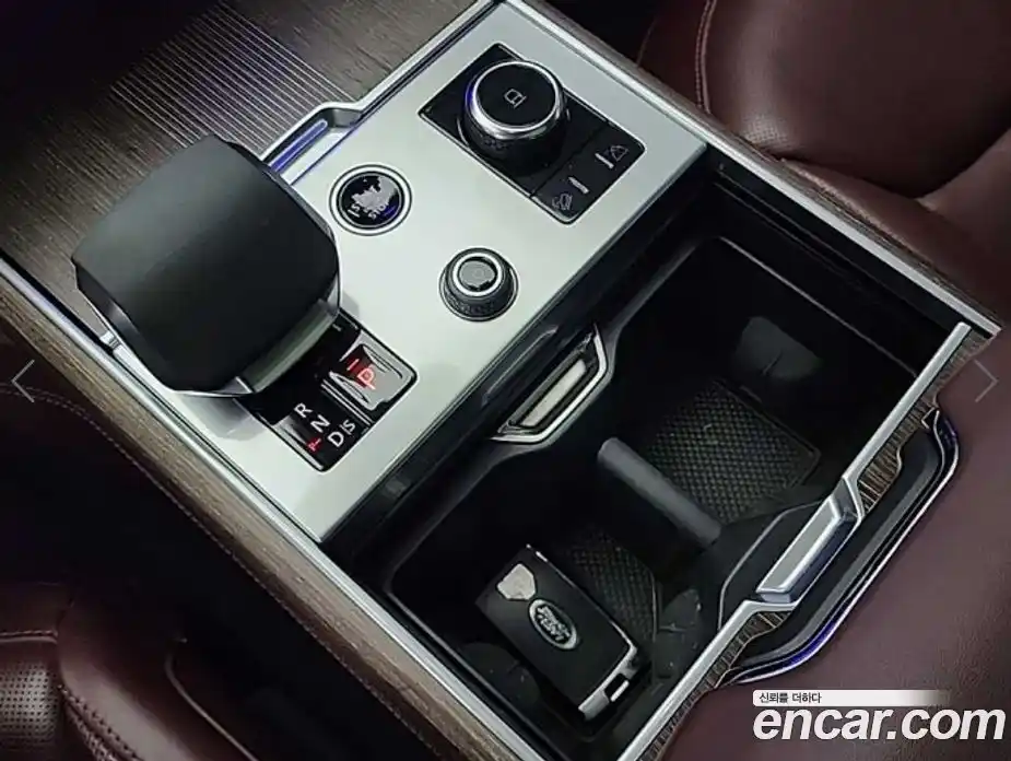 Land Rover Range-Rover 2023 4.4 Автомат в Москве № 166776, фото 8