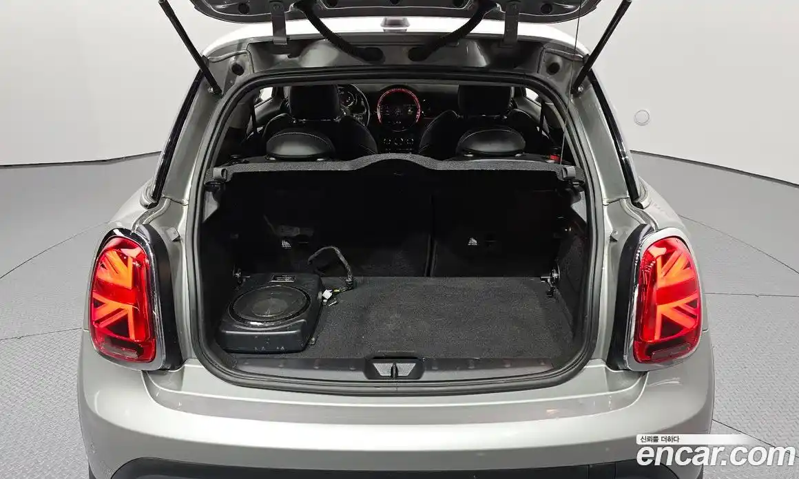 Mini Cooper 2024 1.5 Автомат в Москве № 167130, фото 20