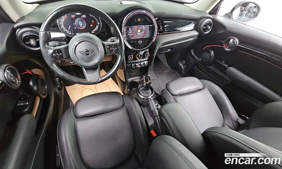 Mini Cooper 2024 1.5 Автомат в Москве № 167130, фото 7