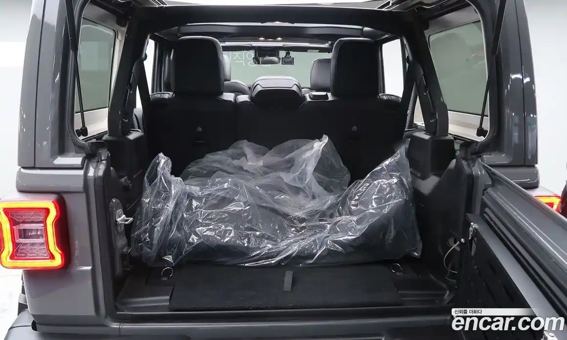 Jeep Wrangler 2023 2.0 Автомат в Москве № 169961, фото 13