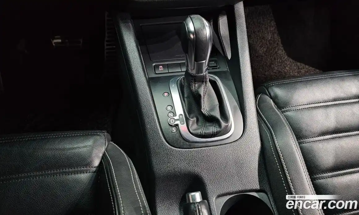 Volkswagen Scirocco 2013 2.0 Автомат в Москве № 172691, фото 14