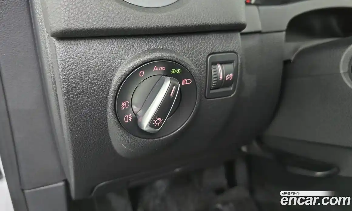 Volkswagen Tiguan 2015 2.0 Автомат в Москве № 187296, фото 13