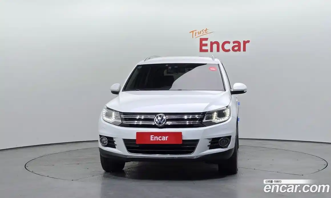 Volkswagen Tiguan 2015 2.0 Автомат в Москве № 187296, фото 3