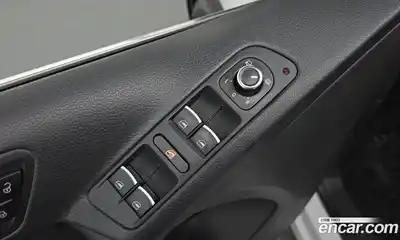 Volkswagen Tiguan 2015 2.0 Автомат в Москве № 187296, миниатюра 6