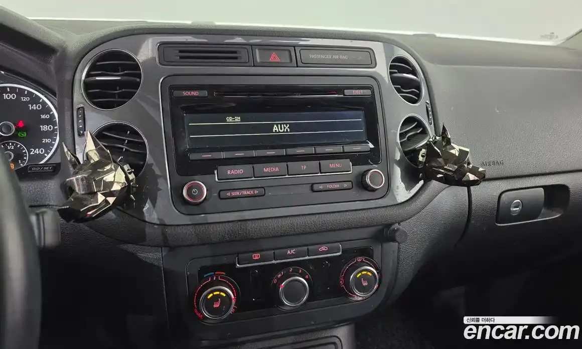 Volkswagen Tiguan 2015 2.0 Автомат в Москве № 187296, фото 9