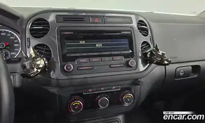 Volkswagen Tiguan 2015 2.0 Автомат в Москве № 187296, миниатюра 9