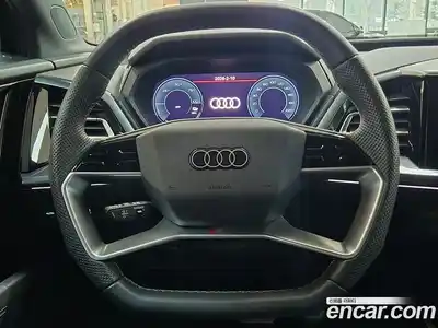 Audi Q4 e-tron 2025 Автомат в Москве № 188981, миниатюра 12