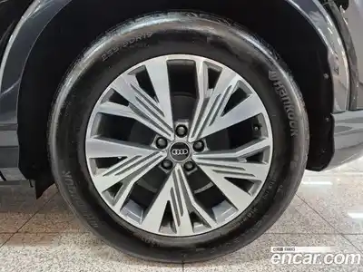 Audi Q4 e-tron 2025 Автомат в Москве № 188981, миниатюра 5