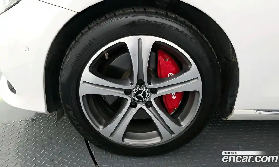 Mercedes-Benz E-Class 2018 2.0 Автомат в Москве № 195178, фото 13