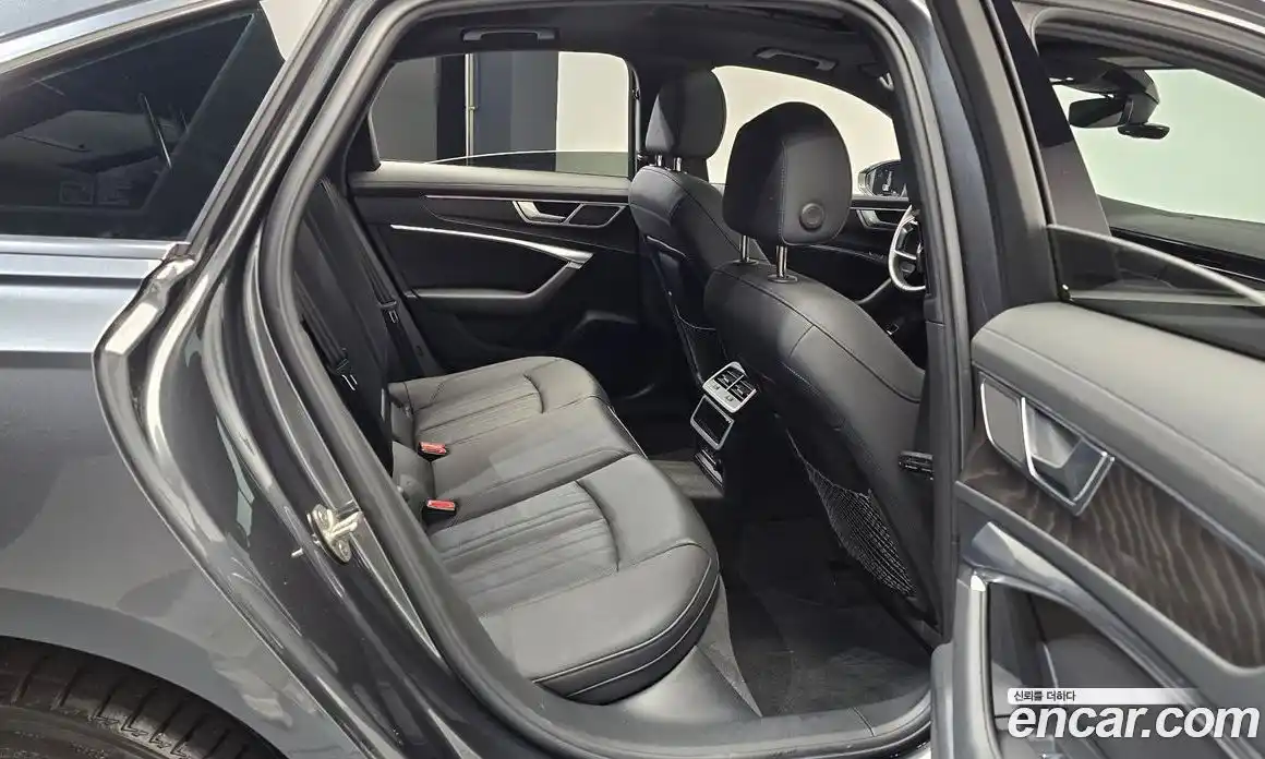 Audi A6 2023 2.0 Автомат в Москве № 196211, фото 1