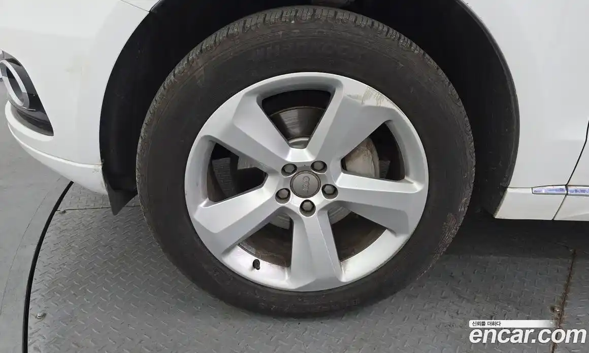 Audi Q5 2015 2.0 Автомат в Москве № 196580, фото 12