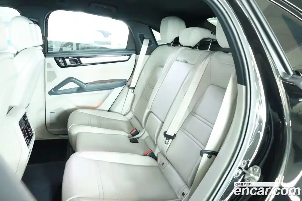 Porsche Cayenne 2023 3.0 Автомат в Москве № 197223, фото 8