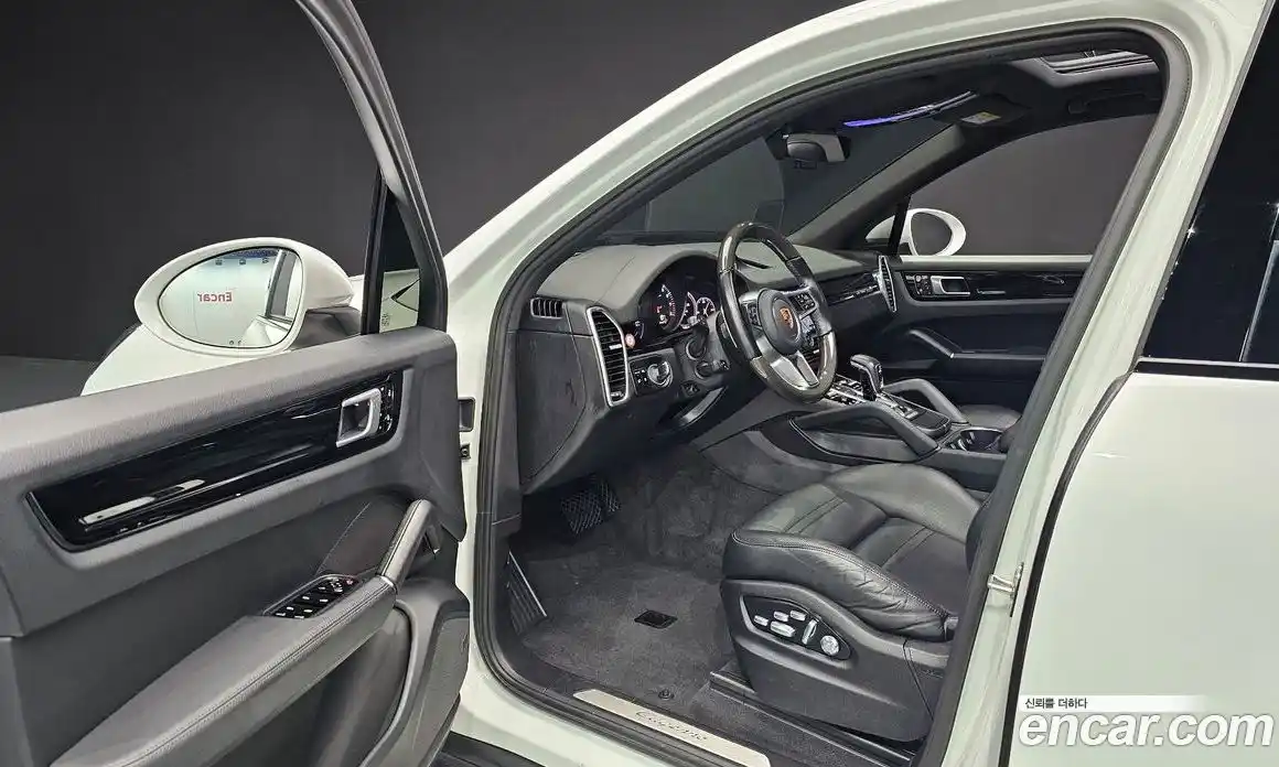 Porsche Cayenne 2020 3.0 Автомат в Москве № 197628, фото 9