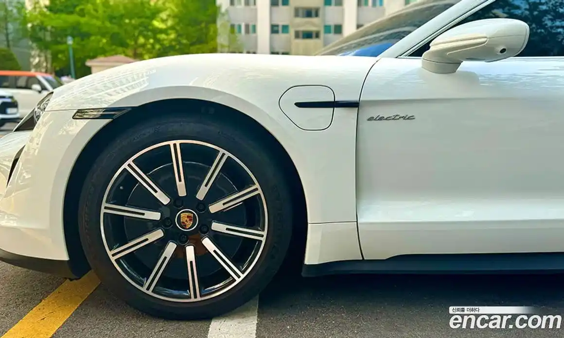 Porsche Taycan 2021 Автомат в Москве № 197920, фото 19