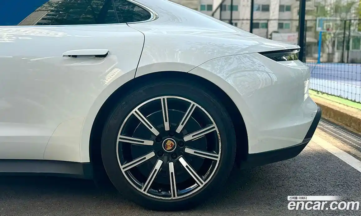 Porsche Taycan 2021 Автомат в Москве № 197920, фото 20