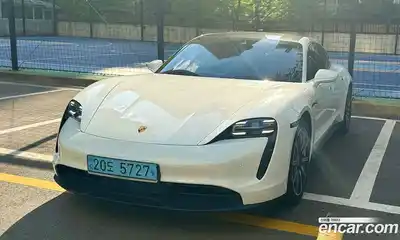 Porsche Taycan 2021 Автомат в Москве № 197920, миниатюра 2