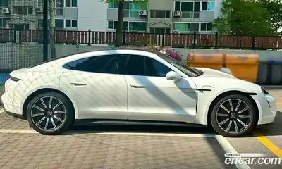 Porsche Taycan 2021 Автомат в Москве № 197920, миниатюра 4